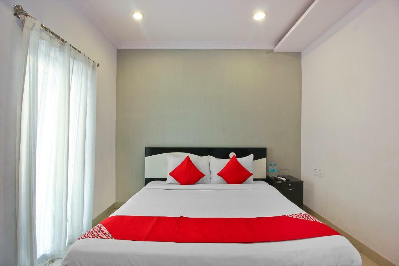 Oyo Flagship 463 Banjara Hills Hotel Hyderabad Exterior photo
